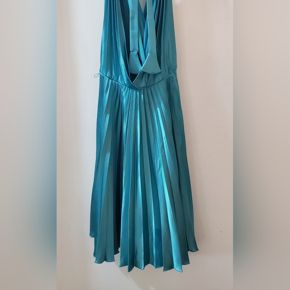 Aqua blue green satin pleated party dress, XS, halter, backless, Lillie Rubin - Picture 9 of 10